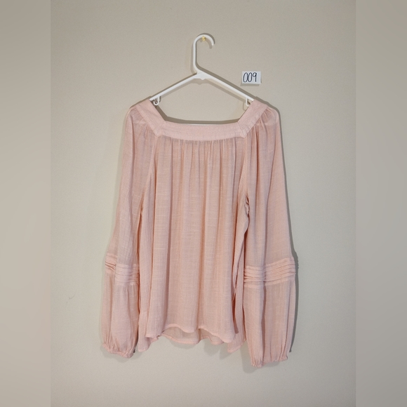 Light pink Lauren Conrad peasant top - Picture 2 of 4